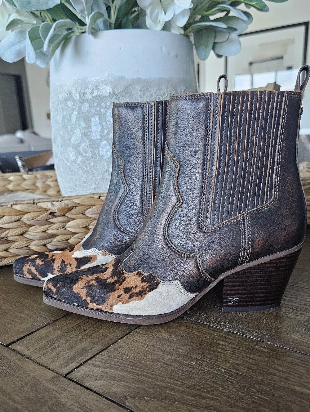 Sam Edelman Brown Black Cream Cowhide Western Ankle Boots Women's Sz 8.5
